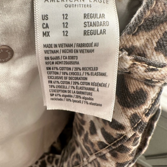 American Eagle Outfitters Leopard Print Wide Leg Stretch Jeans Size 12 - Picture 6 of 6